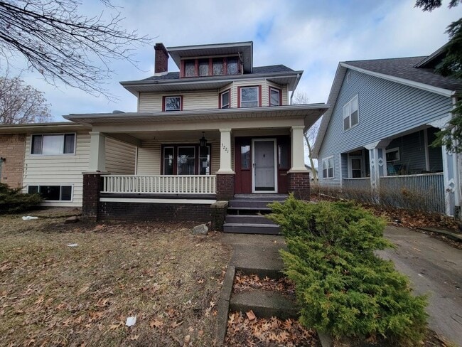 Building Photo - 3221 S Harrison St