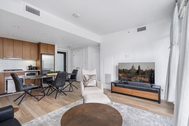 Photo - 1372 Seymour St Unit ID1273079P