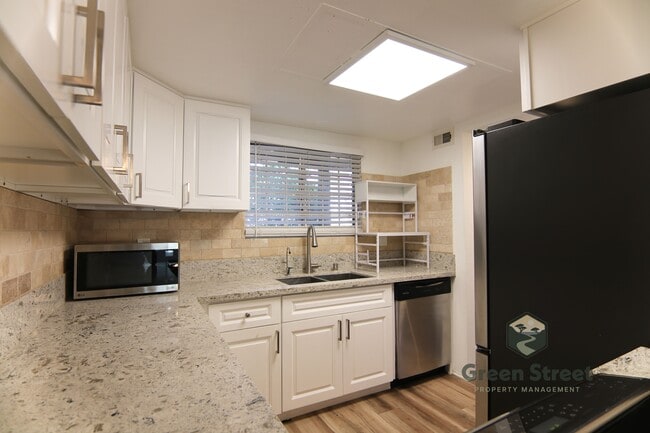 4240 Menlo Ave