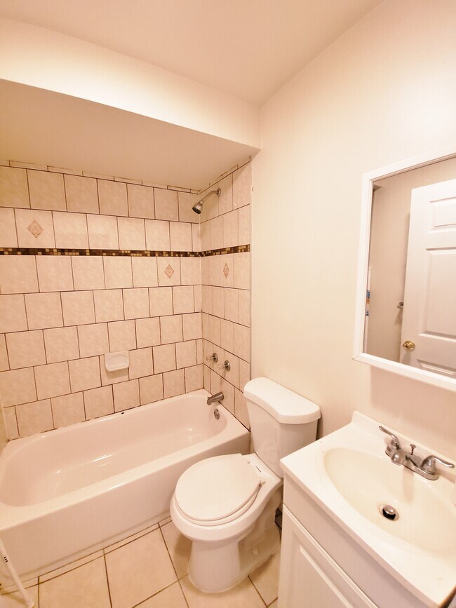 Photo - 1826 N Bouvier St Unidad 2