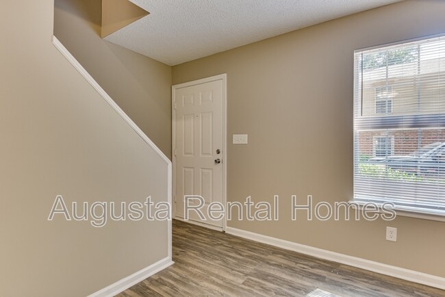 Photo - 138 Chalet N Blvd