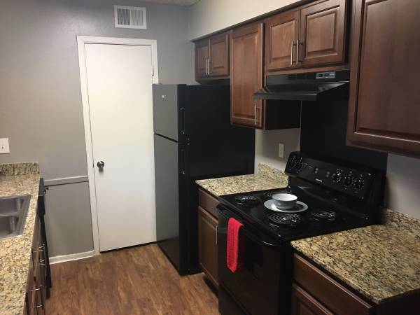 Carriage House Apartments For Rent In Arlington Tx Forrent Granite Counter Tops Carriage House Apartments