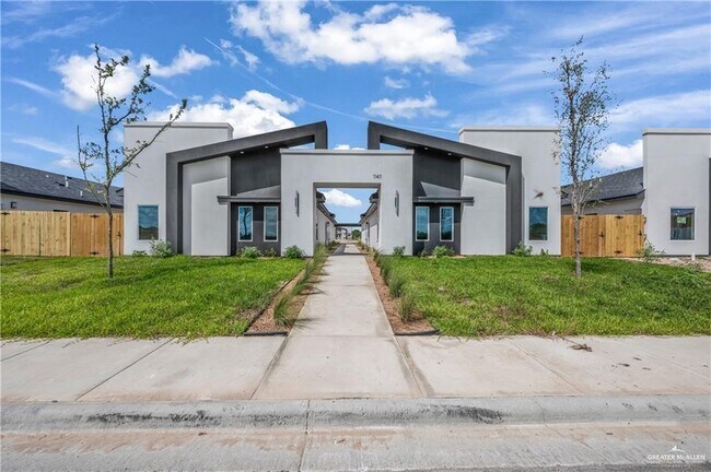 11401 N 25th St Unit 2