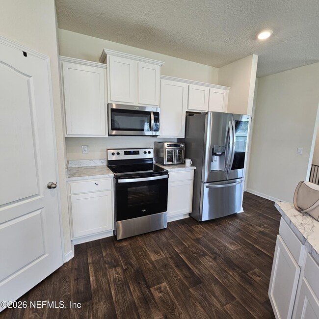 Photo - 2144 Province St
