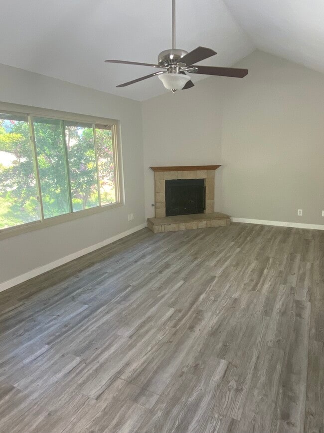 Photo - 355 Windy Ln Unit 355