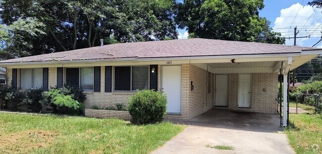 Building Photo - 1403 S Wisconsin St Rental
