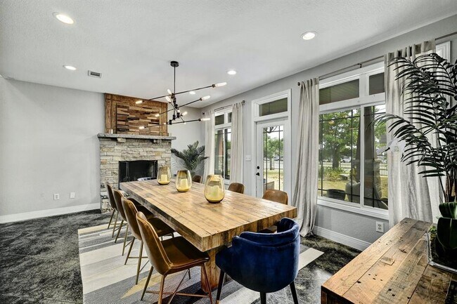 Photo - 2203 Lindell Ave