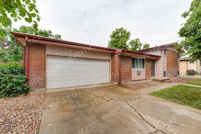 Photo - 3191 Troy St