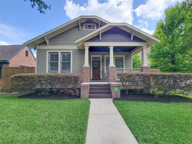 Photo - 1140 W Cottage St