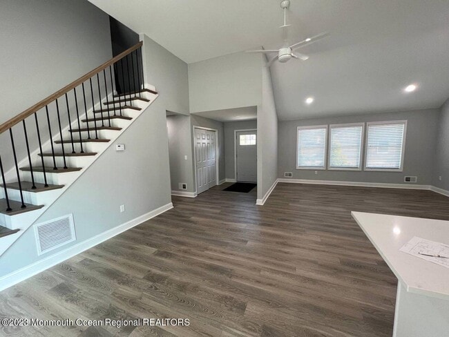 Photo - 18 Lasatta Ave