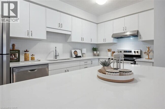 Photo - 610 Benninger Dr