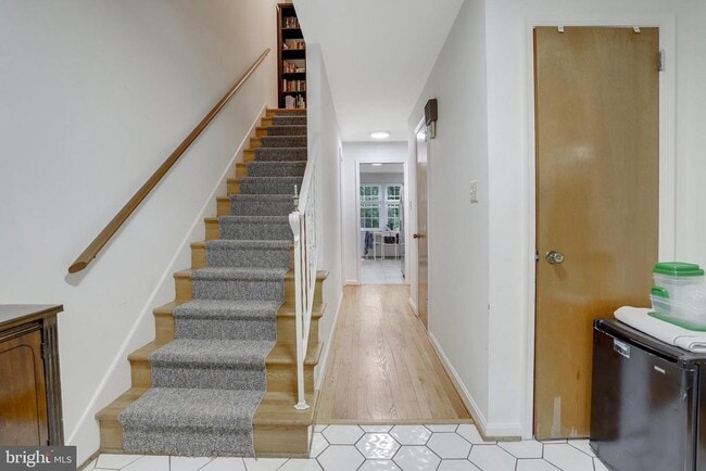 Building Photo - 27 S Abingdon St Rental