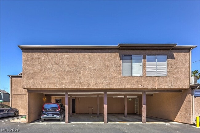 Building Photo - 1481 Living Desert Dr Unit B