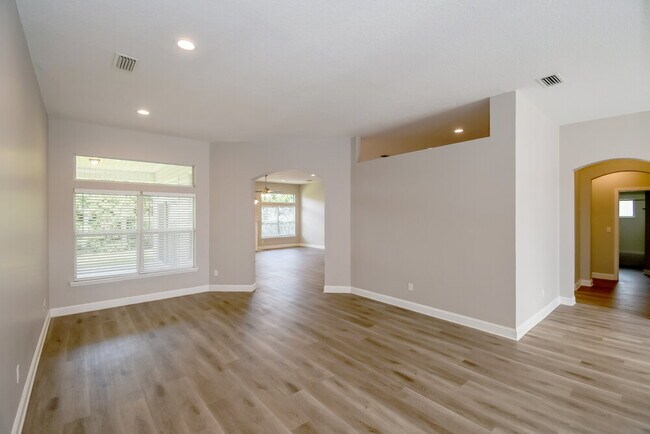 Photo - 672 Mandy Oaks Dr
