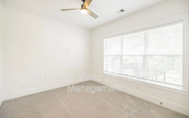 Photo - 507 Summit St