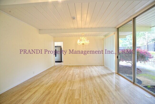 Photo - 1309 Idylberry Rd