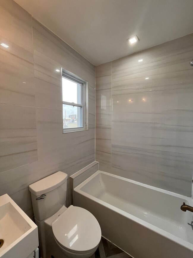 Photo - 88 Wallis Ave Unit 3F