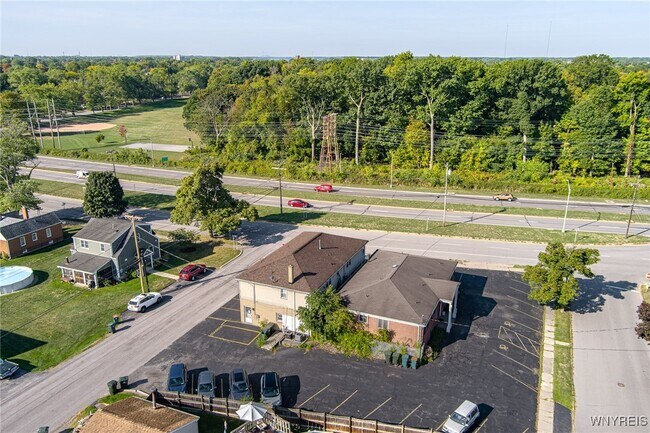 Photo - 273 Division St