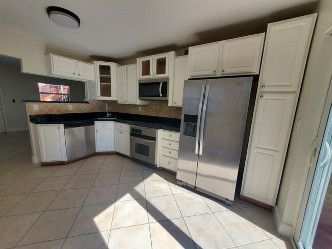 Photo - 313 SW 1st St Unit L-4