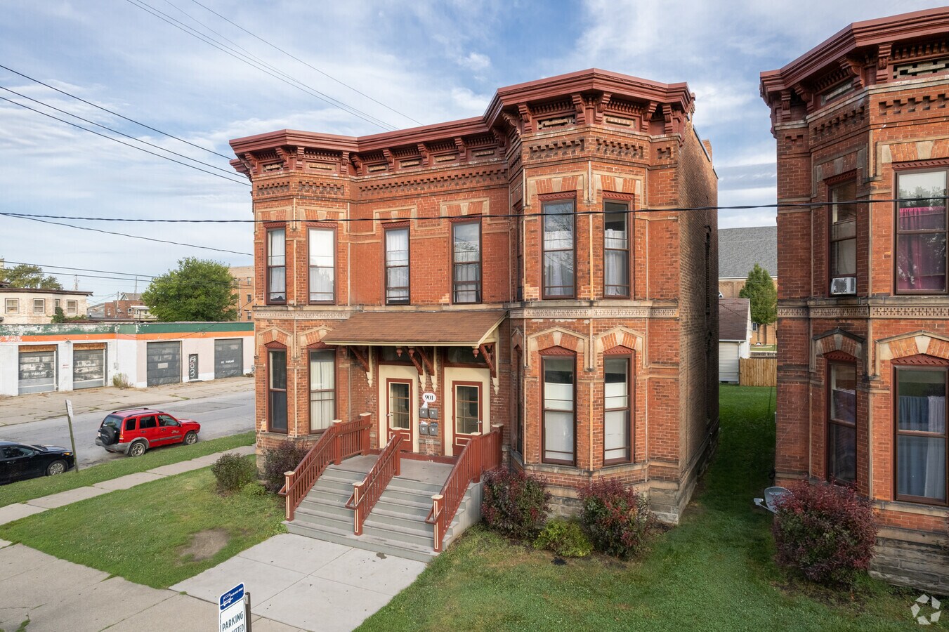 Photo - 901 N Huron St