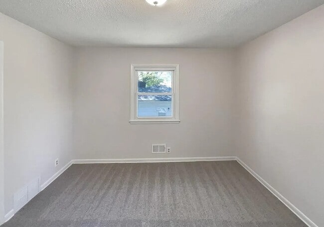 Photo - 7808 Crescent Ave