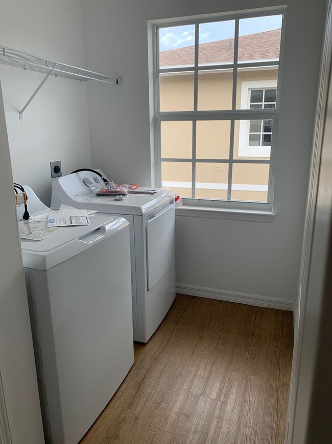 Photo - 3/2.5/1 Spacious Townhome