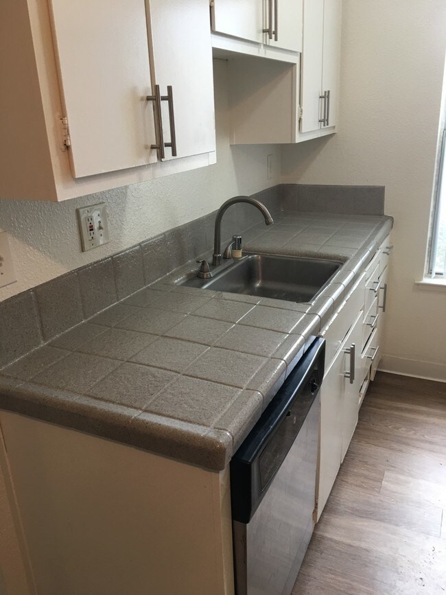 Photo - Carlton Woods Apartments