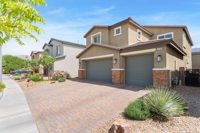 Photo - 7438 Ardenno St