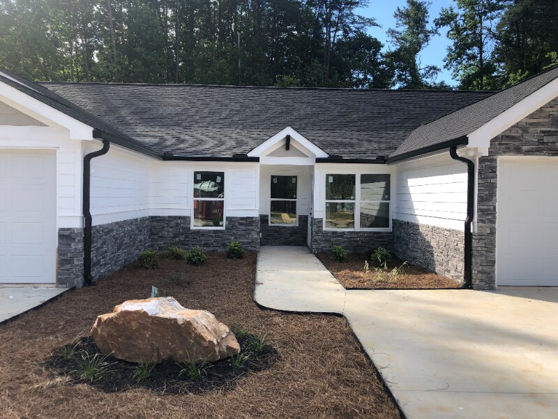 Photo - 404 Brookstone Dr