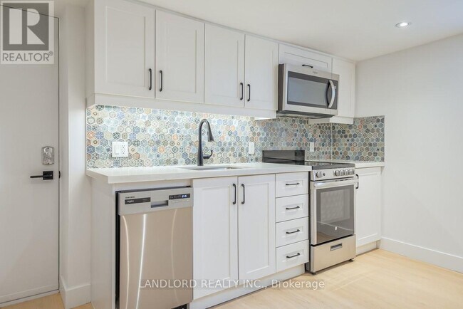 Photo - 429 Brock Ave Unit Lower