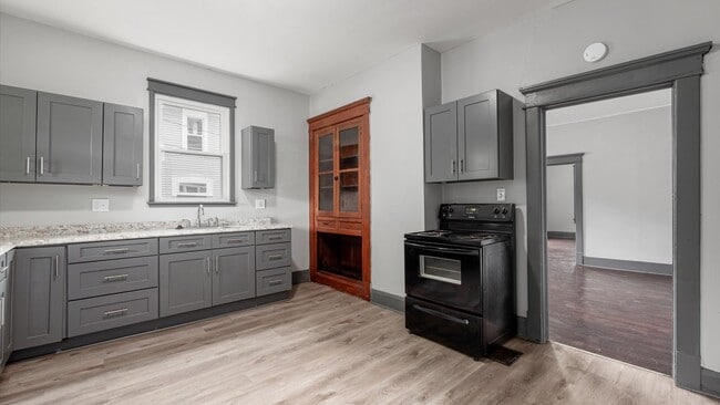 Photo - 279 Hudson Ave