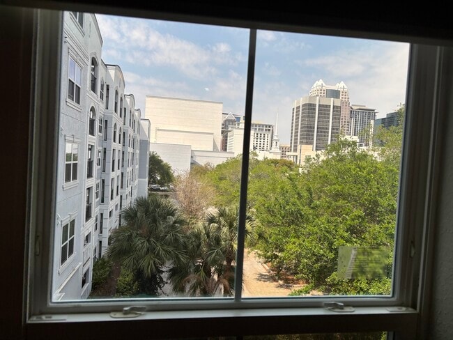 Building Photo - 206 E South St Unit 4007