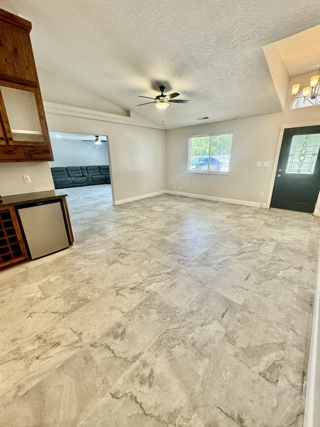 Photo - 1345 W Agate Rd