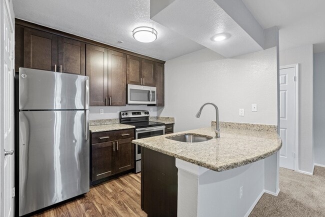 Building Photo - 609 NJ-23 Unit R1