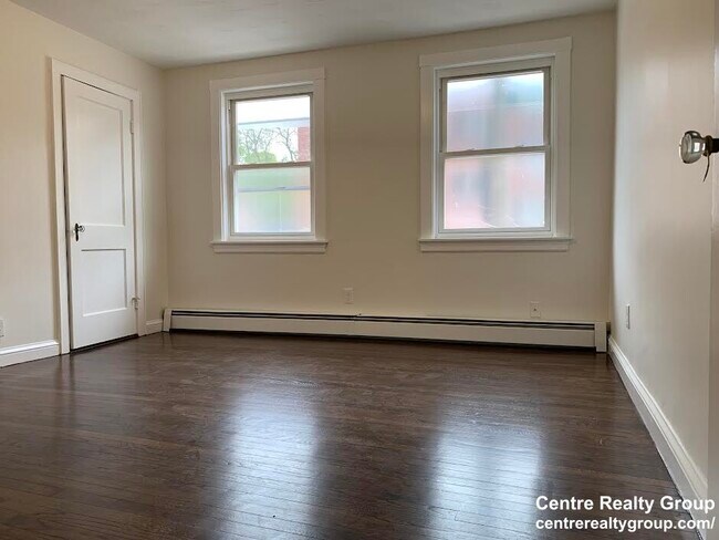 Photo - 355 Market St Unit 1