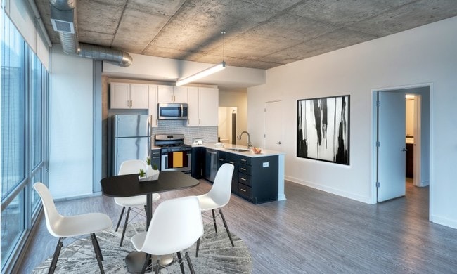 Kitchen & Living