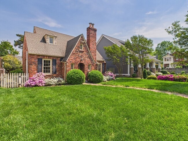 Photo - 307 Lexington Rd