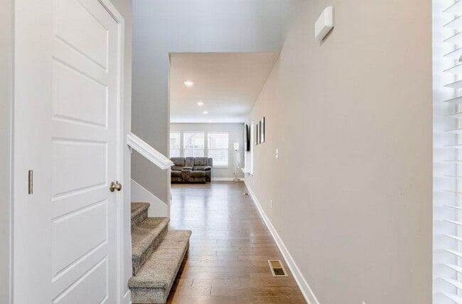 Photo - Spacious 4 beds 2.5 baths in Lees Summit