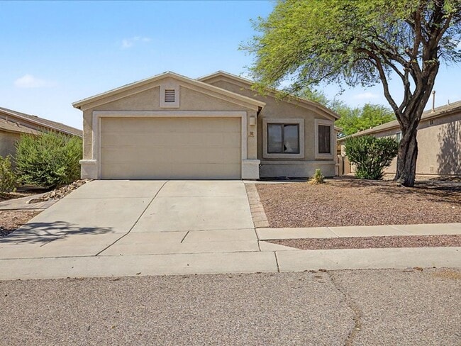 Building Photo - Spacious 4-Bedroom Home with Open Layout & Beautiful enclosed Backyard