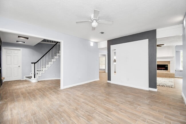 Photo - 17903 Nanes Dr