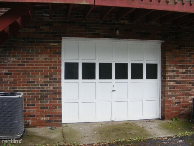 Photo - 2738 Darlington Rd