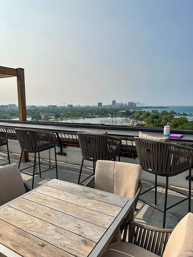 Photo - 2211 E 67th St Unidad 802