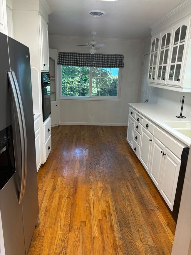 Photo - 3 B/R 2 BA Charming house COMING SOON!