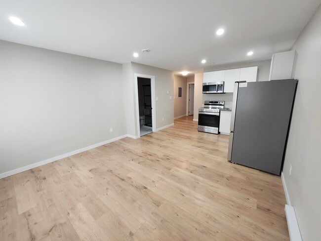 Photo - 210 Canterbury St Unit 3