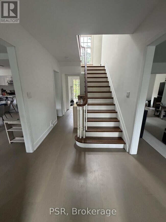 Photo - 205 Cortleigh Blvd