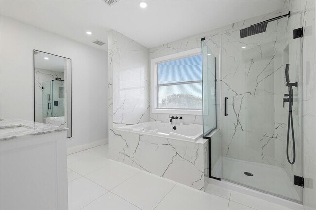 Photo - 3809 Haleys Way