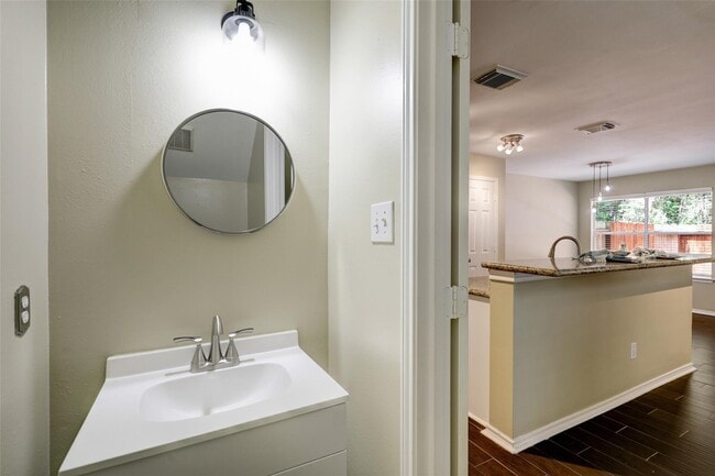 Photo - 117 N Villa Oaks Dr
