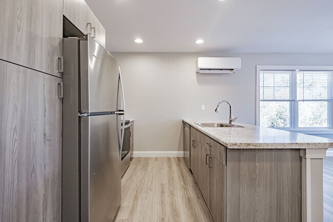 Photo - 8 Friendly Way Unit 12