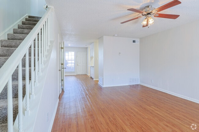 2BR, 1.5BA - 1,150SF - Towne Oaks