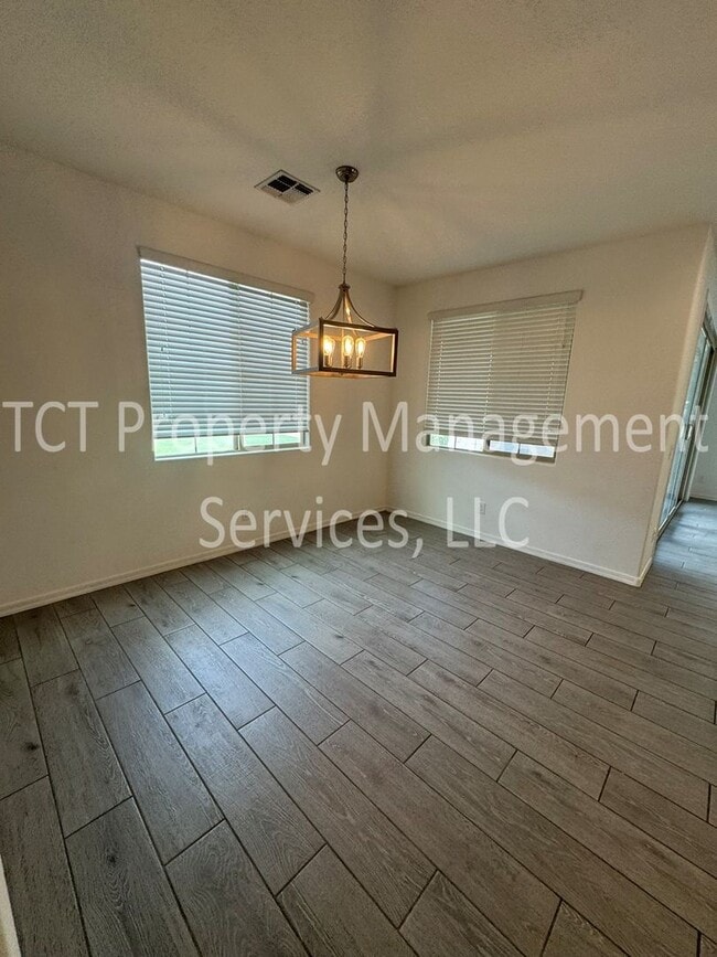 Photo - Beautiful Home in Spur Cross with Custom Touches